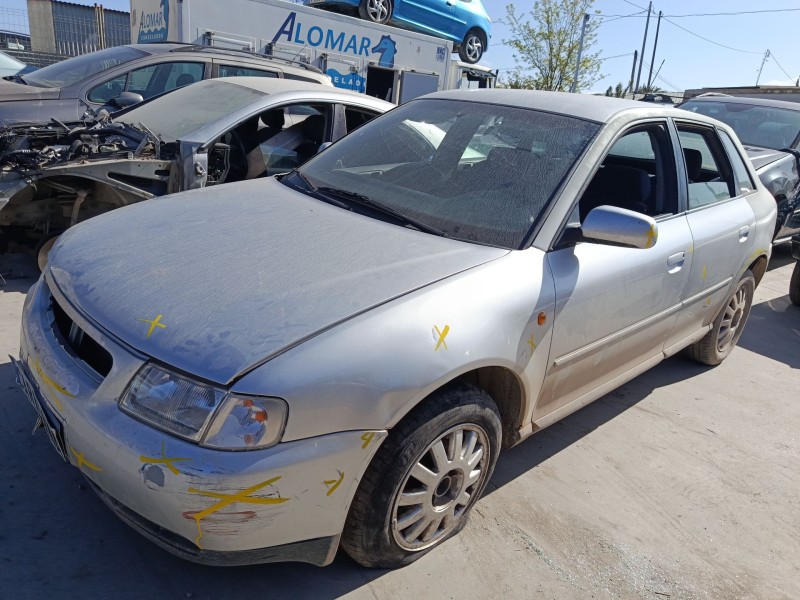 audi a3 (8l1) del año 2000
