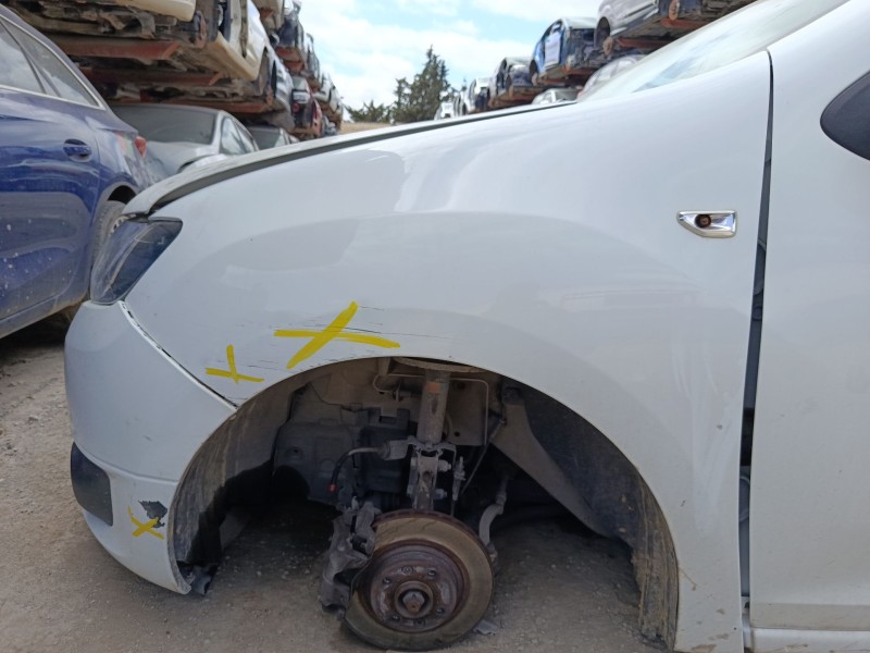 Recambio de aleta delantera izquierda para dacia sandero ii (b8_) 1.5 dci referencia OEM IAM 631019973R  