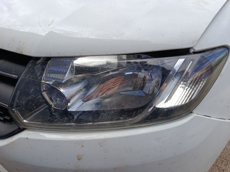 Recambio de faro izquierdo para dacia sandero ii (b8_) 1.5 dci referencia OEM IAM 260601236R  