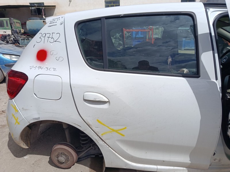 Recambio de puerta trasera derecha para dacia sandero ii (b8_) 1.5 dci referencia OEM IAM 821002434R  