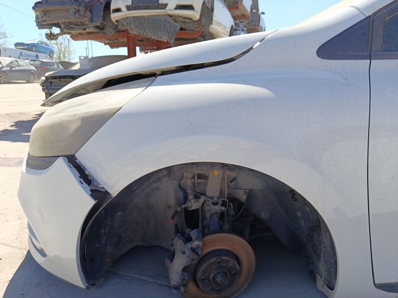 Recambio de aleta delantera izquierda para renault clio iv (bh_) 1.5 dci 75 referencia OEM IAM 631017984R  