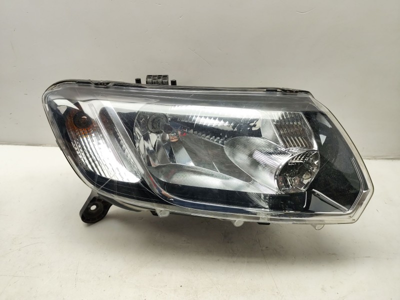 Recambio de faro derecho para dacia sandero stepway referencia OEM IAM 260105344R  