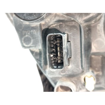 Recambio de faro izquierdo para dacia sandero stepway referencia OEM IAM 260608494R / 260607796R  