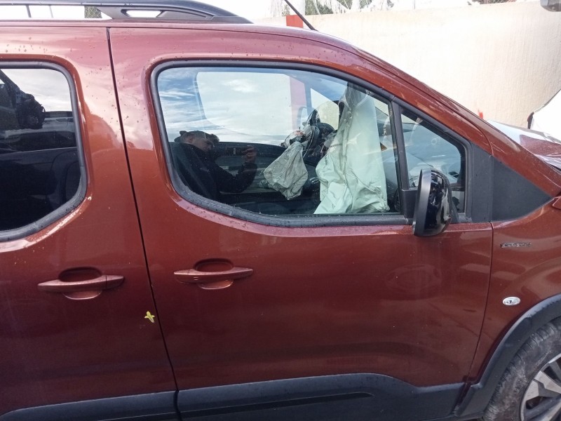 Recambio de puerta delantera derecha para peugeot rifter 1.5 bluehdi 130 referencia OEM IAM 9856199480  