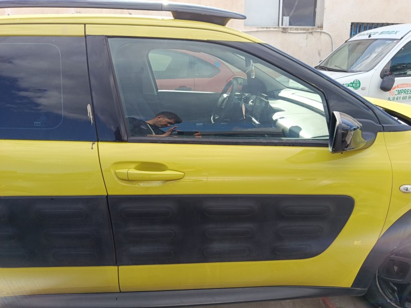Recambio de puerta delantera derecha para citroën c4 cactus 1.2 vti 82 referencia OEM IAM 9801012880  