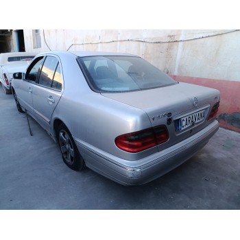 mercedes-benz clase e (w210) del año 2001