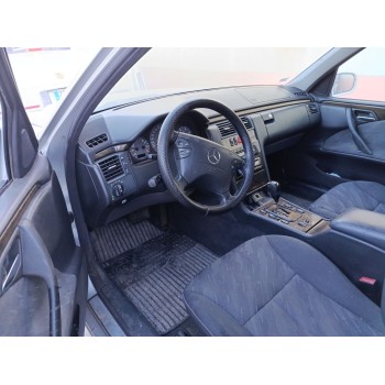mercedes-benz clase e (w210) del año 2001