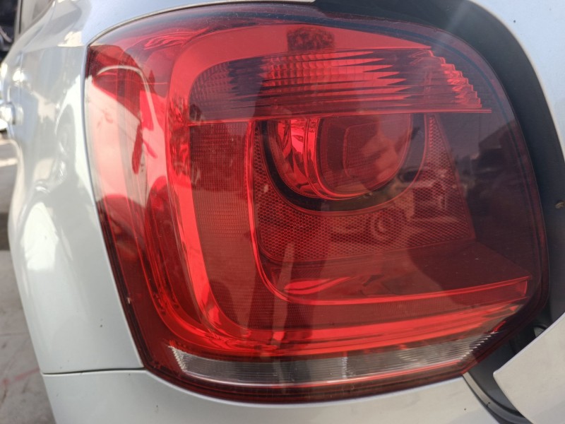 Recambio de piloto trasero izquierdo para volkswagen polo v (6r1, 6c1) 1.6 tdi referencia OEM IAM 6R0945095AH  