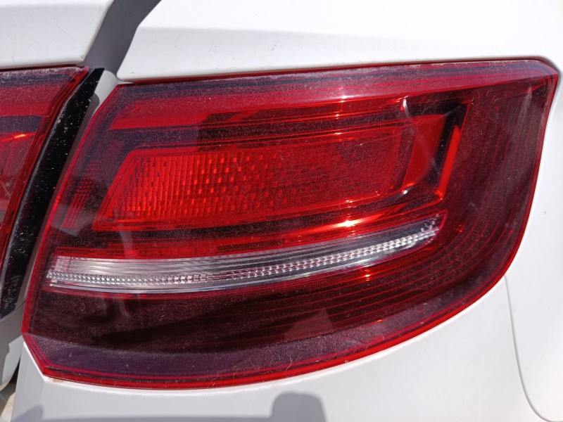 Recambio de piloto trasero derecho para audi a3 sportback (8va, 8vf) 2.0 tdi referencia OEM IAM 8V4945070  