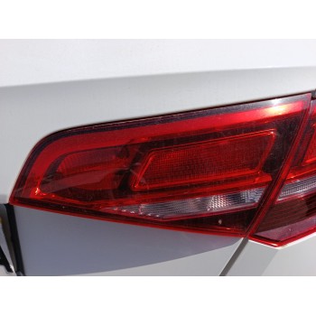 PILOTO TRASERO DERECHO INTERIOR 8V4945076 