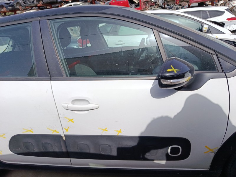 Recambio de puerta delantera derecha para citroën c3 iii (sx) 1.2 vti 82 referencia OEM IAM 9812674180  
