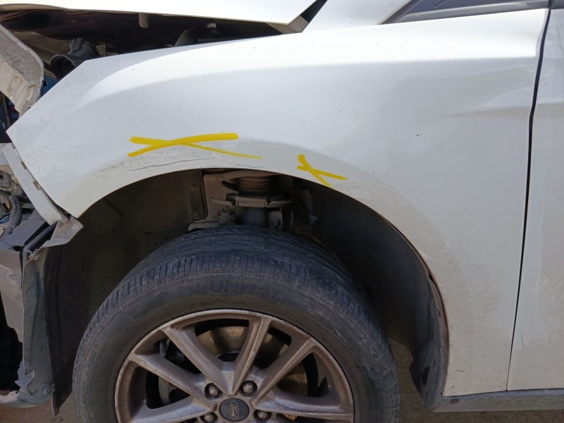 Recambio de aleta delantera izquierda para ford focus iii 1.5 tdci referencia OEM IAM 2171304  