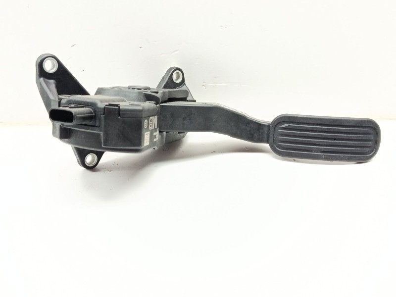 Recambio de pedal acelerador para toyota yaris cross hybrid 2wd active tech referencia OEM IAM 78110K0030  