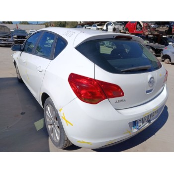 opel astra h gtc (a04) del año 2010
