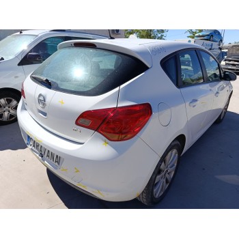 opel astra h gtc (a04) del año 2010