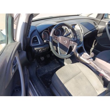 opel astra h gtc (a04) del año 2010