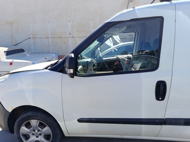 Recambio de puerta delantera izquierda para opel combo furgoneta/monovolumen (x12) 1.3 cdti (b05) referencia OEM IAM 95530983  