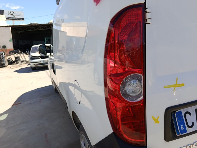 Recambio de piloto trasero izquierdo para opel combo furgoneta/monovolumen (x12) 1.3 cdti (b05) referencia OEM IAM 95513787  