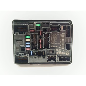 CAJA RELES / FUSIBLES 284B71965R 