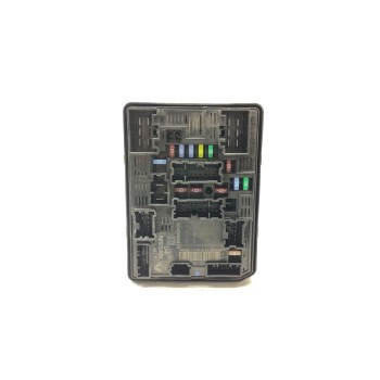 Recambio de caja reles / fusibles para renault arkana (eu version) intens referencia OEM IAM 284B69541R  