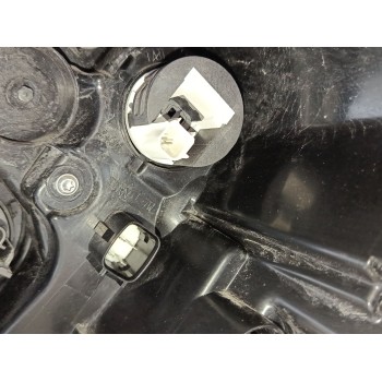 Recambio de piloto trasero izquierdo para toyota yaris cross hybrid 2wd active tech referencia OEM IAM 815600DE20  