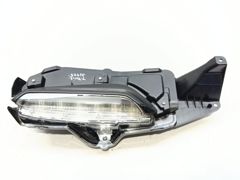 Recambio de piloto delantero derecho para toyota yaris cross hybrid 2wd active tech referencia OEM IAM 814300D170  