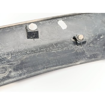 Recambio de aletin trasero derecho para toyota yaris cross hybrid 2wd active tech referencia OEM IAM 75605K2011  