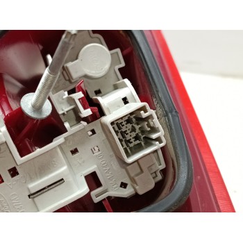 Recambio de piloto trasero derecho para ford fiesta (cb1) trend referencia OEM IAM 8A6113A603AB / 1709553  