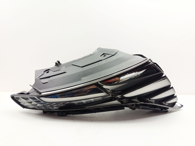 Recambio de piloto delantero derecho para hyundai tucson (nx) klass 2wd referencia OEM IAM 92208N7100  