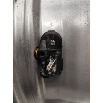 Recambio de llanta para toyota auris active referencia OEM IAM 4261102E90  