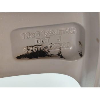 Recambio de llanta para toyota auris active referencia OEM IAM 4261102E90  