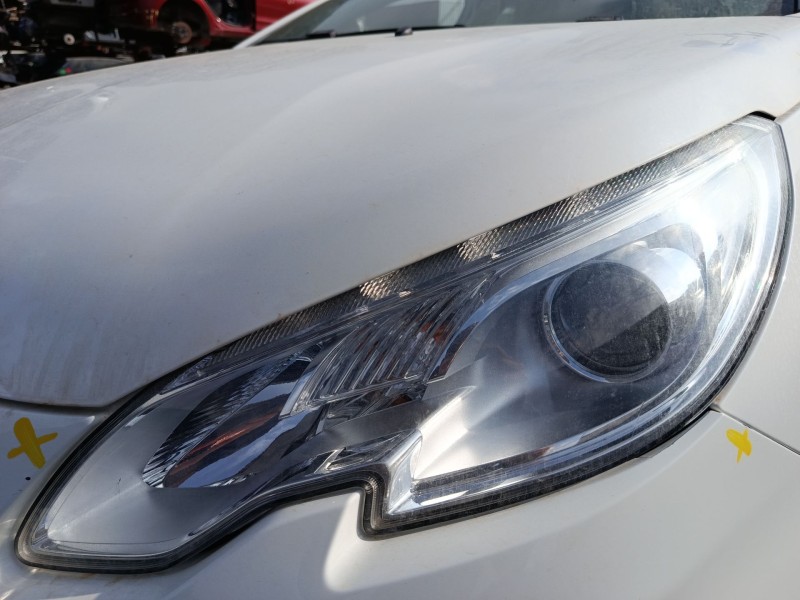 Recambio de faro izquierdo para peugeot 2008 i (cu_) 1.2 vti referencia OEM IAM 1685353580  