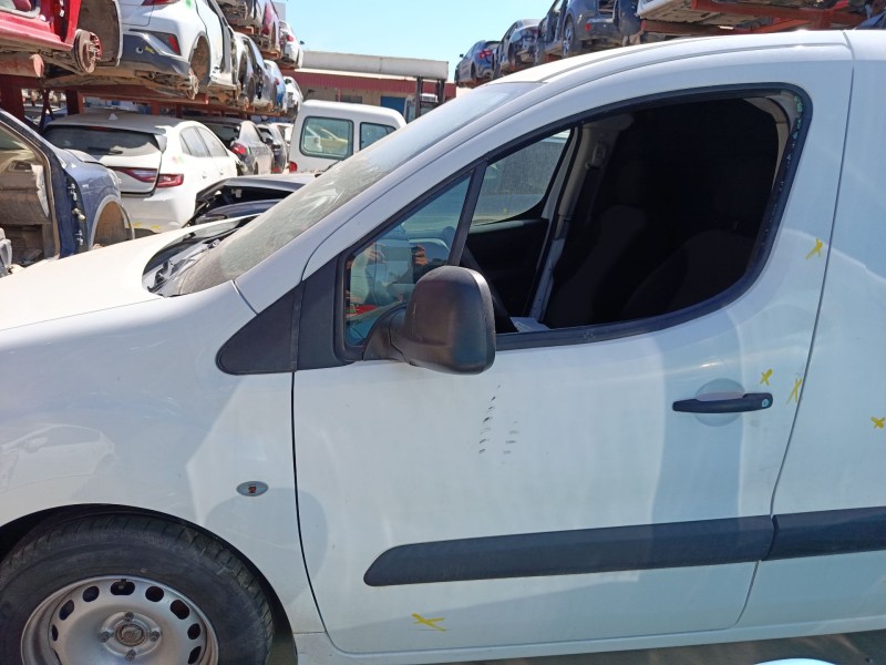 Recambio de puerta delantera izquierda para peugeot partner caja/chasis 1.6 bluehdi 100 referencia OEM IAM 9002Z3  