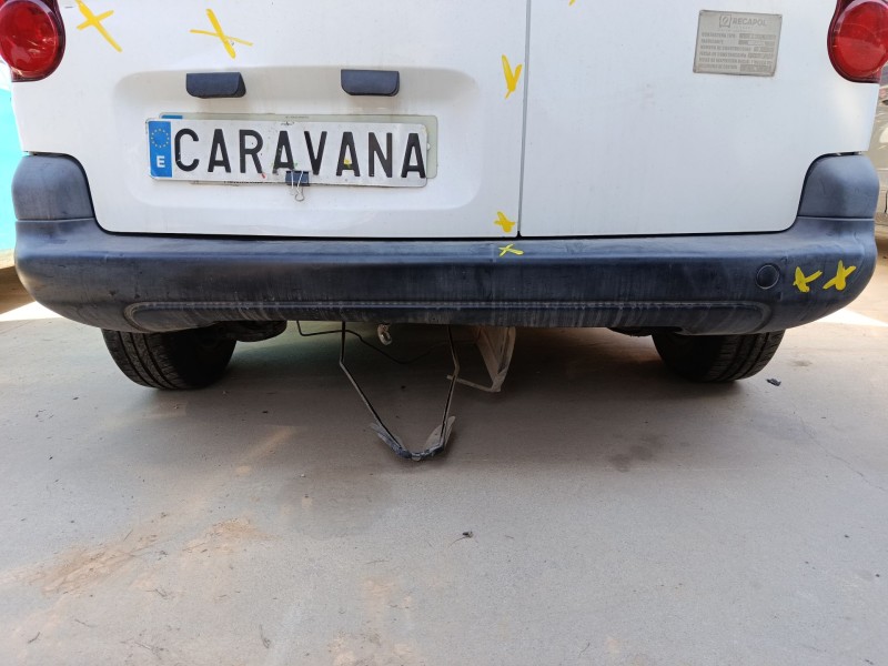 Recambio de paragolpes trasero para peugeot partner caja/chasis 1.6 bluehdi 100 referencia OEM IAM 7410GJ  
