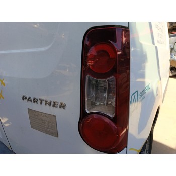 Recambio de piloto trasero derecho para peugeot partner caja/chasis 1.6 bluehdi 100 referencia OEM IAM 1680022880  