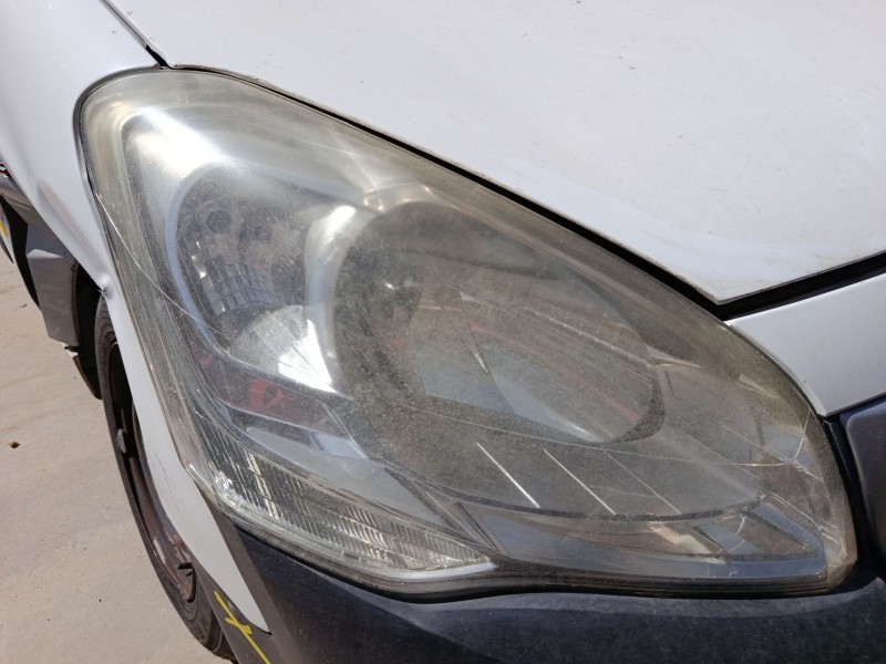 Recambio de faro derecho para peugeot partner caja/chasis 1.6 bluehdi 100 referencia OEM IAM 6206K6  