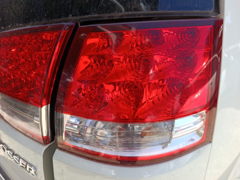 Recambio de piloto trasero derecho para citroën c-crosser (vu_, vv_) 2.2 hdi referencia OEM IAM 6351EG  