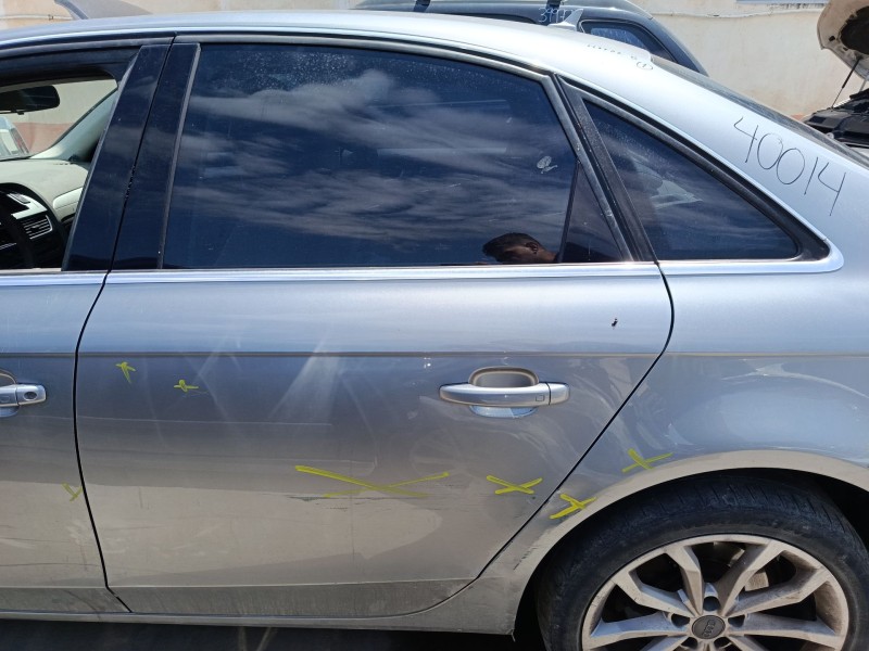 Recambio de puerta trasera izquierda para audi a4 b8 (8k2) 2.0 tdi referencia OEM IAM 8K5833051D  