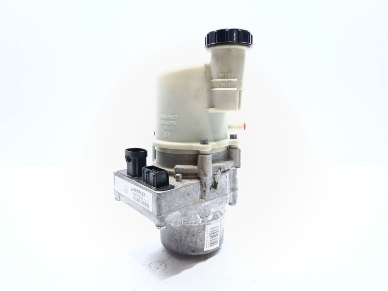 Recambio de bomba direccion para dacia sandero ambiance referencia OEM IAM 8200963686  