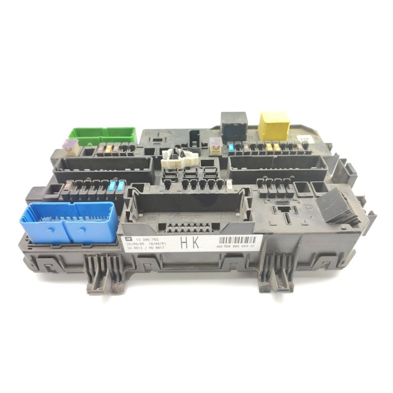Recambio de caja reles / fusibles para opel astra h berlina cosmo referencia OEM IAM 13206762HK  