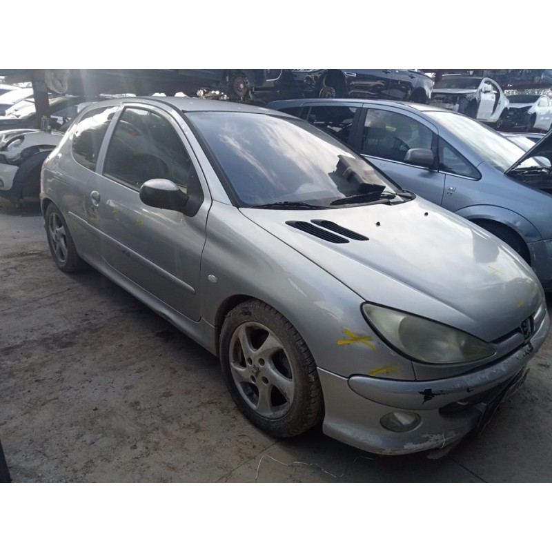 peugeot 206 berlina del año 2001