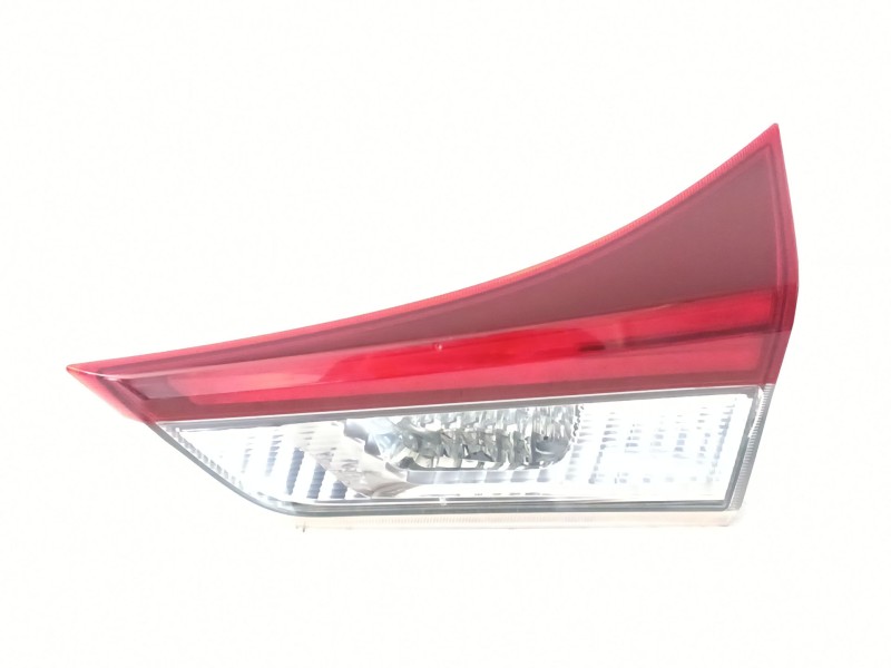 Recambio de piloto trasero derecho interior para toyota auris active referencia OEM IAM 8158102830  