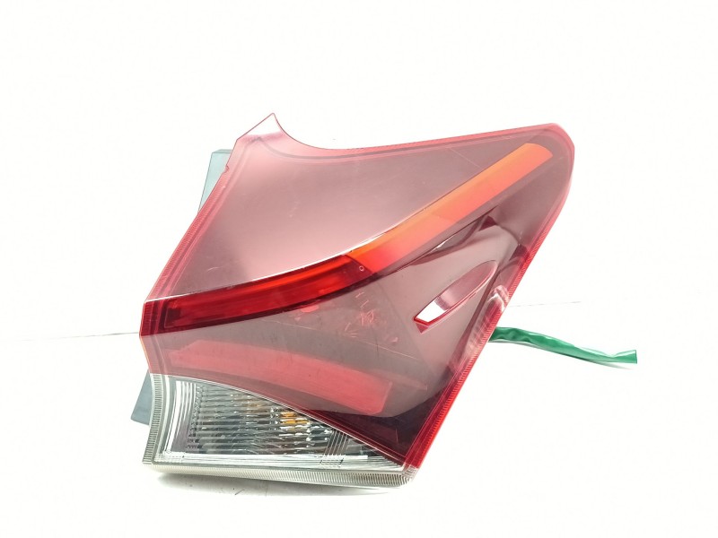 Recambio de piloto trasero derecho para toyota auris active referencia OEM IAM 8155102A60  