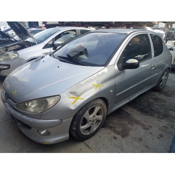 peugeot 206 berlina del año 2001