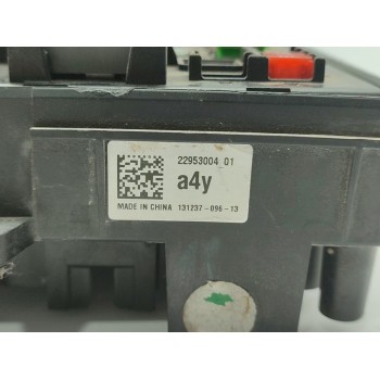 Recambio de caja reles / fusibles para opel insignia berlina cosmo referencia OEM IAM 22953004  