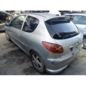 peugeot 206 berlina del año 2001