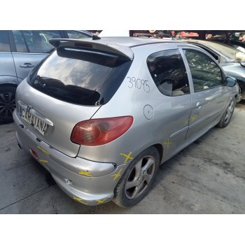 peugeot 206 berlina del año 2001