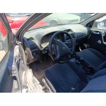 opel astra g hatchback (t98) del año 2001