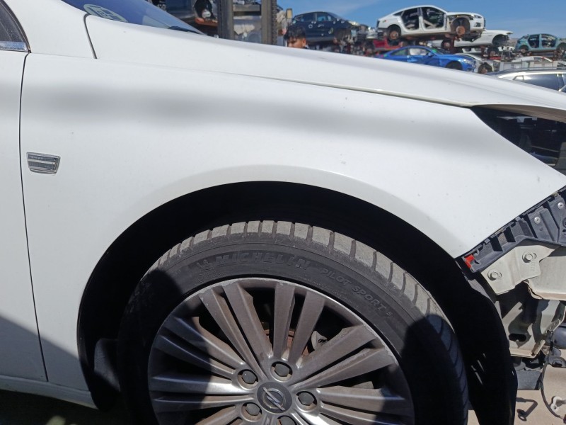 Recambio de aleta delantera derecha para opel insignia a sedán (g09) 2.0 cdti (69) referencia OEM IAM 13277521  