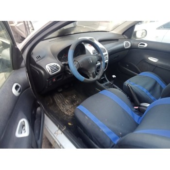 peugeot 206 berlina del año 2001